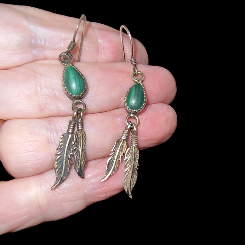 Vintage Running Bear Native American Malachite & Sterling Silver Earrings - Picture 5 of 9